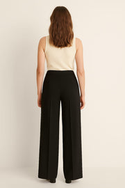 Wide-leg wonders Pant